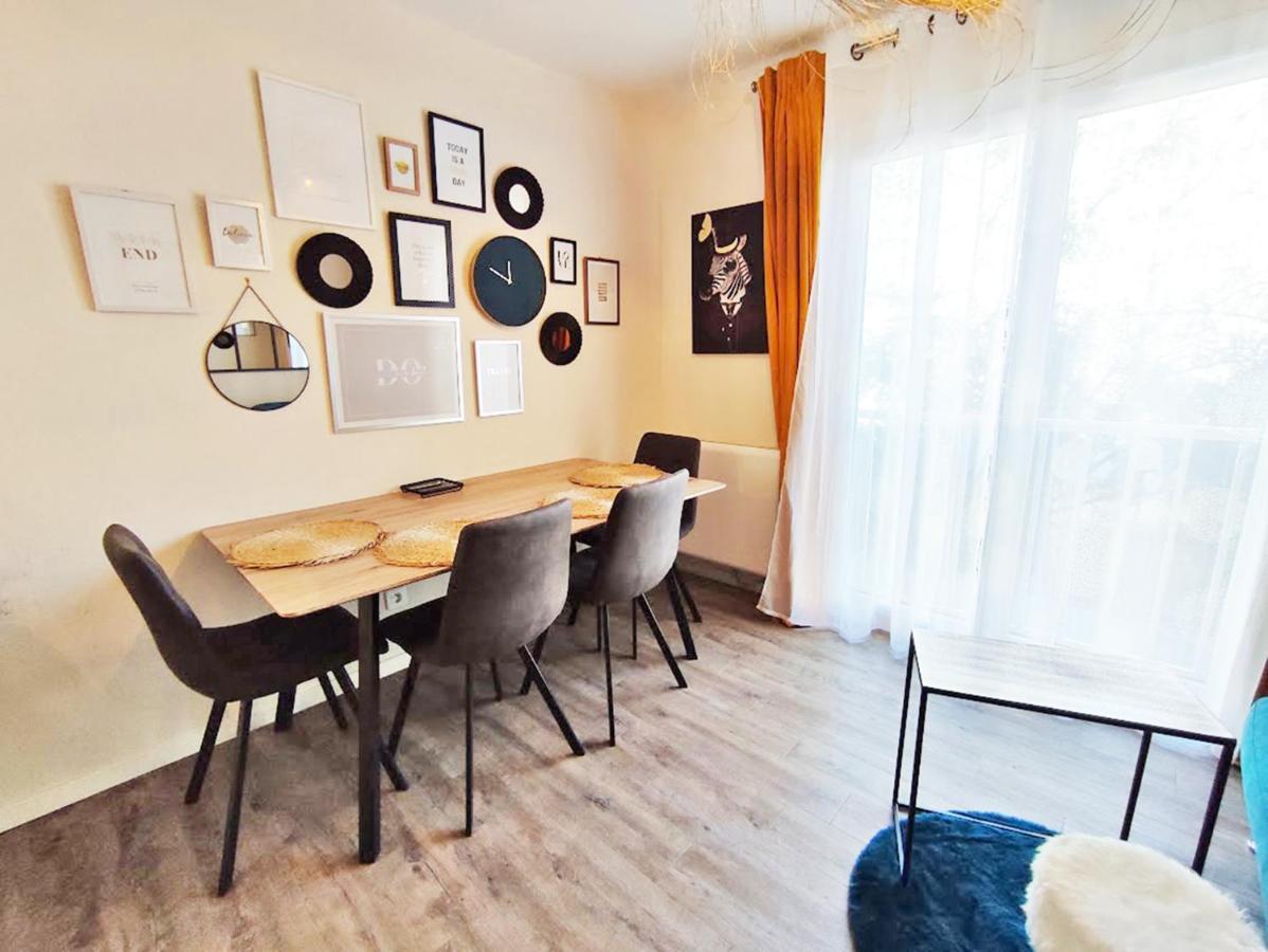 L'Escampette, Duplex T3, Centre Luchon, Wifi, Casier A Skis, 4 Personnes Bagneres-de-Luchon Exterior photo